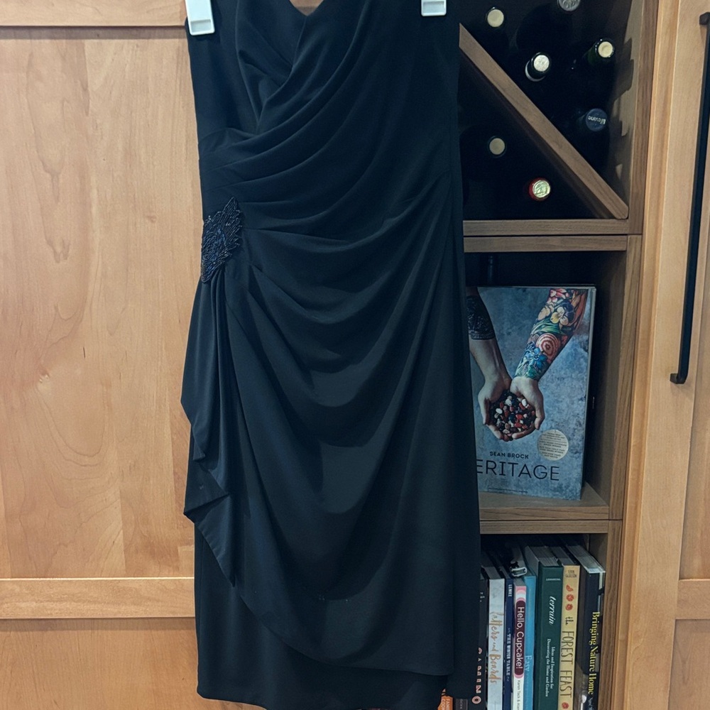 Chic Strapless Black Dress